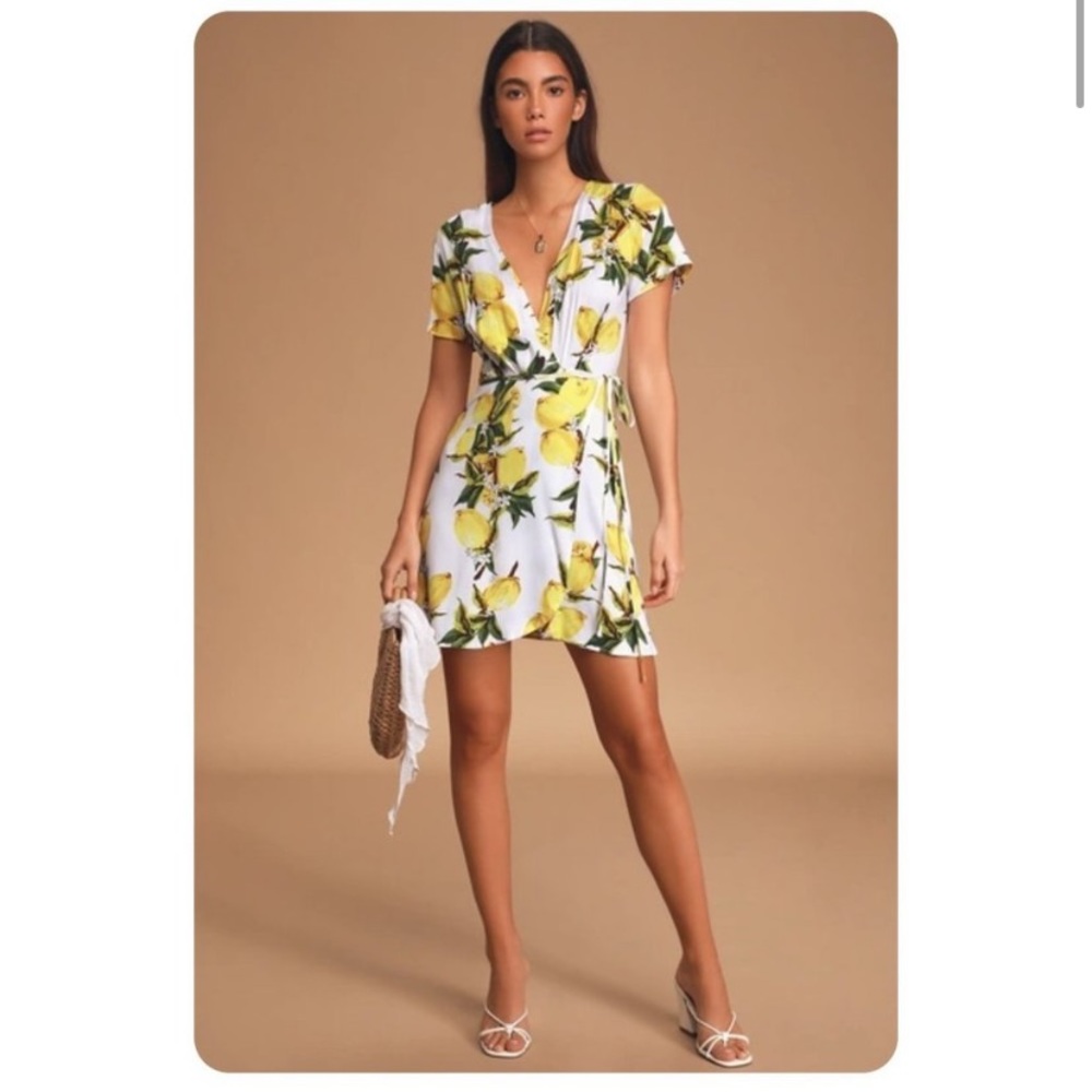 Dress Forum Lemon Citrus Print White & Yellow Wrap Dress sz S